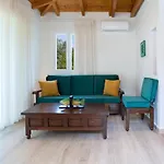 Апартаменты Poly's Lefkada *