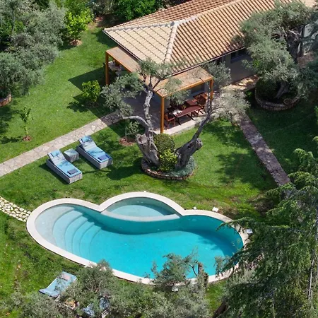 Daire Poly's Lefkada