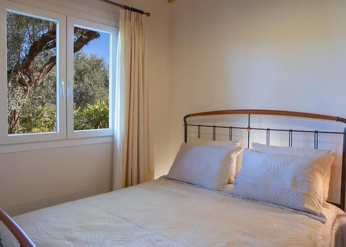 Poly's Lefkada Daire Apolpaina