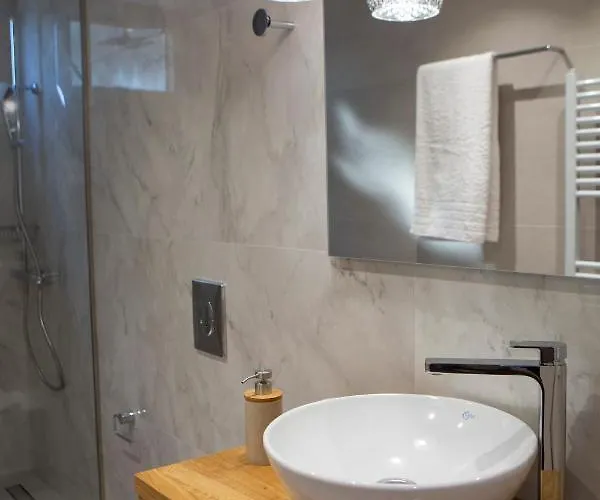 Daire Poly's Lefkada *