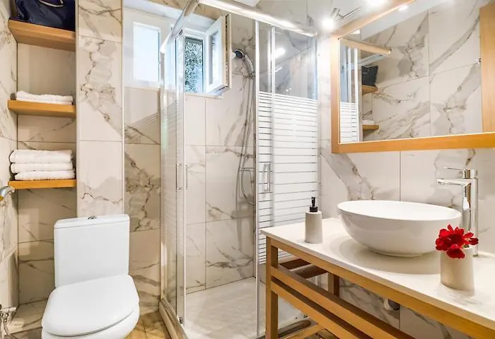 Daire Poly's Lefkada *