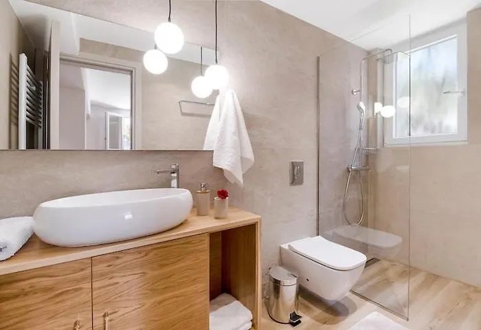 Poly's Lefkada * Apolpaina