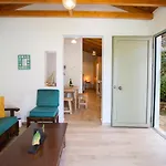 Poly's Lefkada شقة