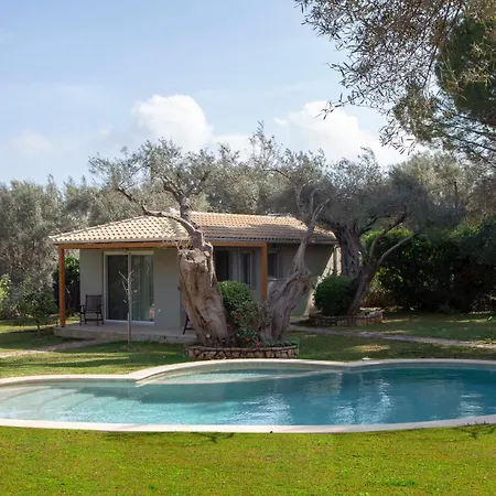 Poly's Lefkada * Apolpaina