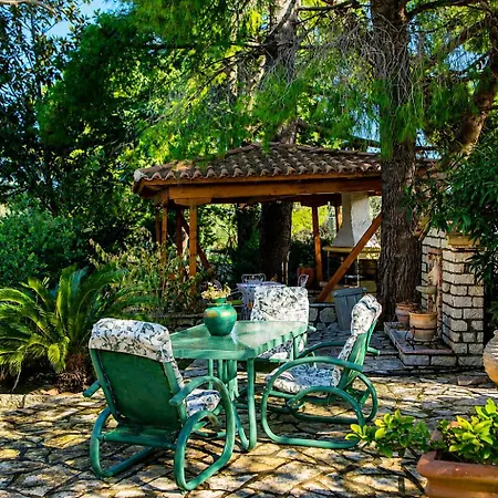 아파트 Poly's Lefkada *