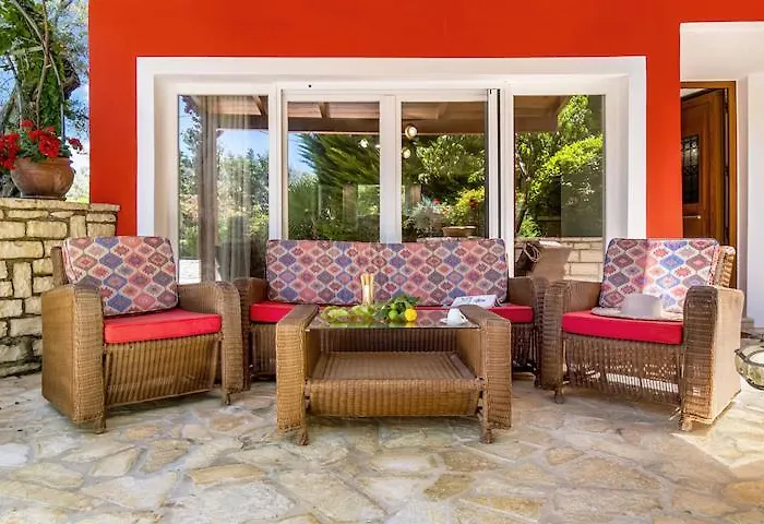 Poly's Lefkada Apartment Apolpaina