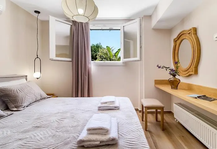 Poly's Lefkada Apartment *